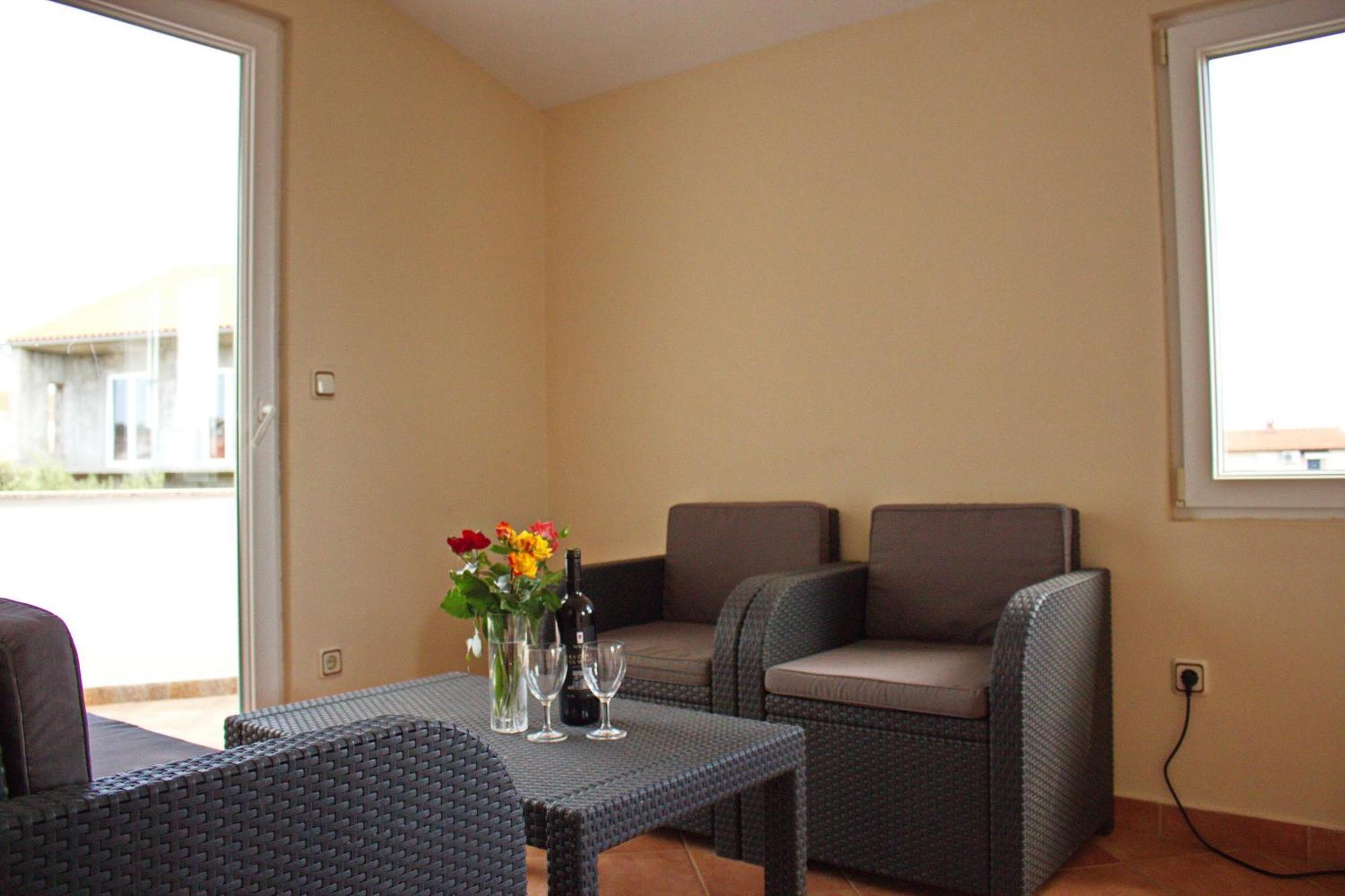 Apartments By The Sea Nin, Zadar - 12890 Bilik gambar